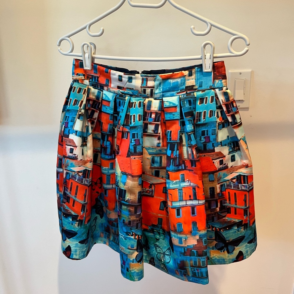 Alice + Olivia Pleated skirt. Size 2